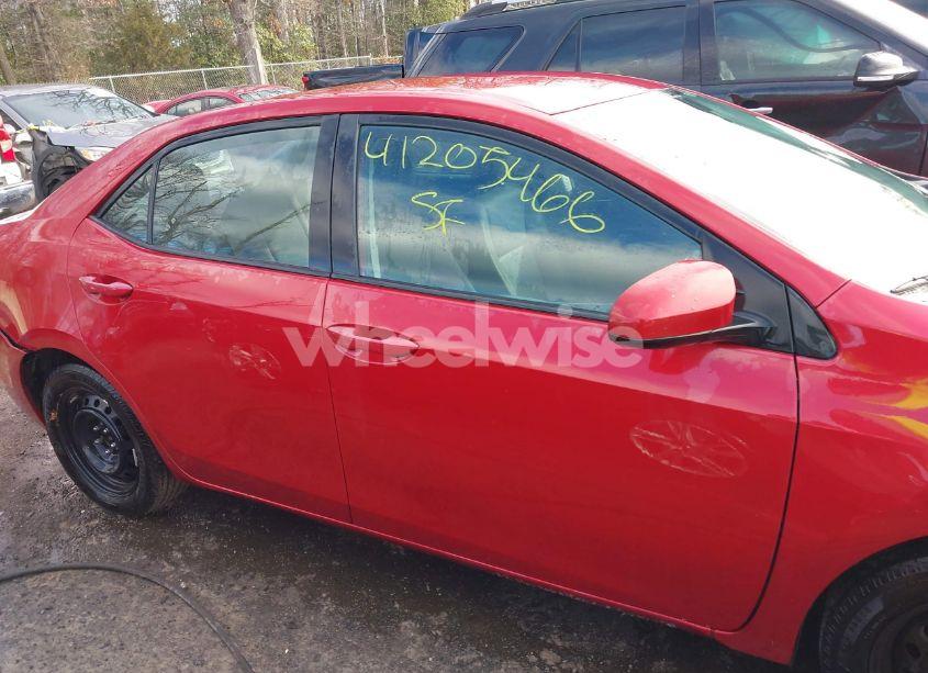 Photo 13 of 2018 Toyota Corolla LE (VIN 2T1BURHE1JC055615)