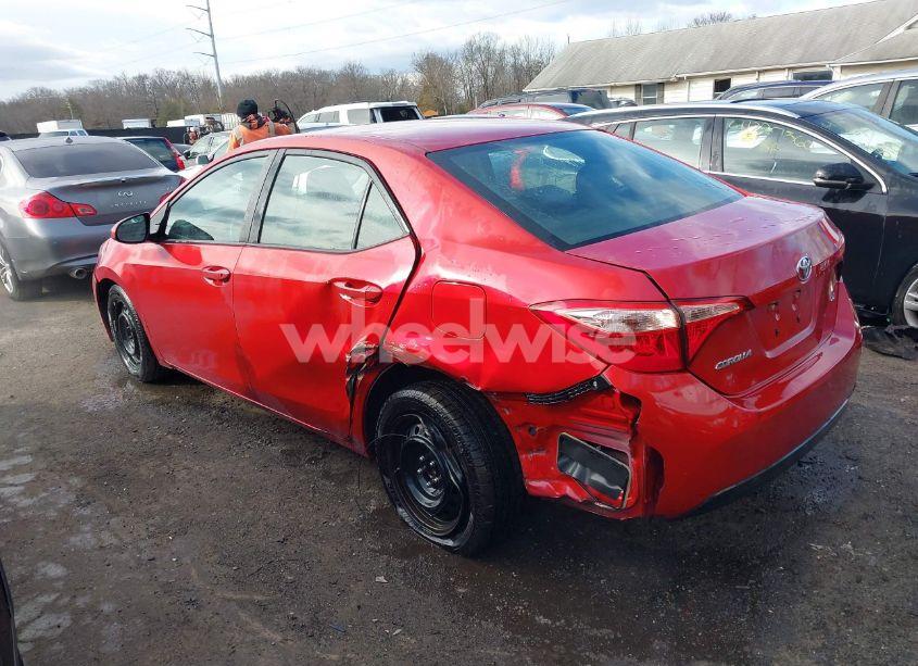 Photo 3 of 2018 Toyota Corolla LE (VIN 2T1BURHE1JC055615)