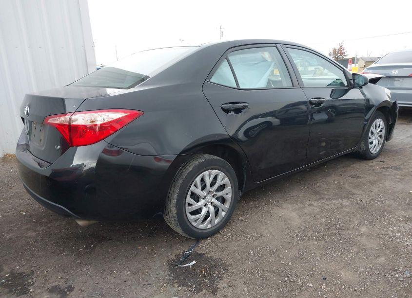 Photo 4 of 2018 Toyota Corolla LE (VIN 2T1BURHE1JC057591)