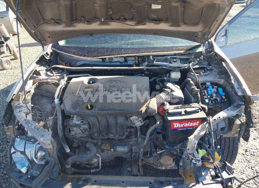 Photo 10 of 2018 Toyota Corolla LE (VIN 2T1BURHE1JC066355)