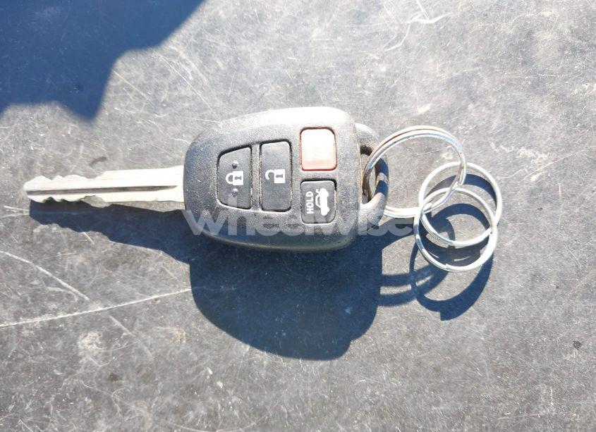 Photo 11 of 2018 Toyota Corolla LE (VIN 2T1BURHE1JC066355)