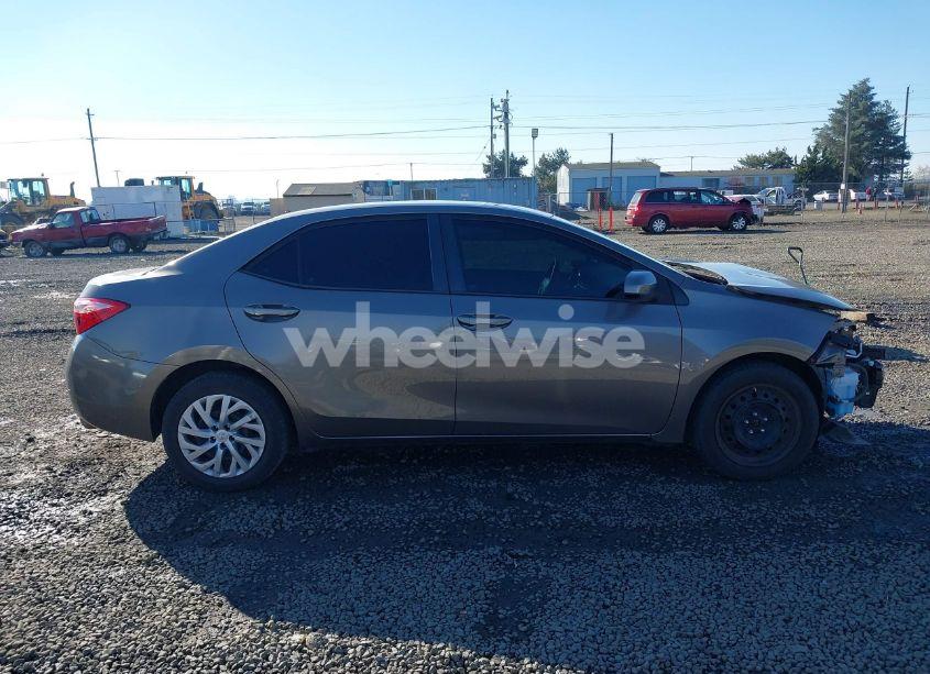 Photo 14 of 2018 Toyota Corolla LE (VIN 2T1BURHE1JC066355)