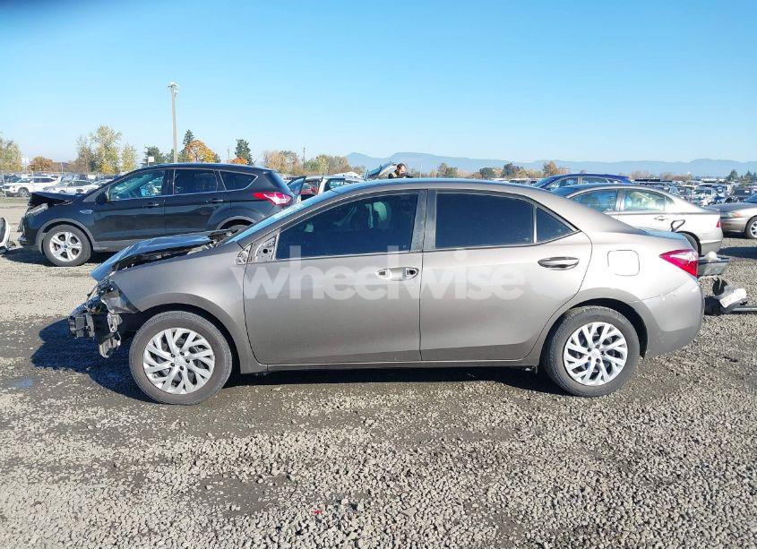Photo 15 of 2018 Toyota Corolla LE (VIN 2T1BURHE1JC066355)