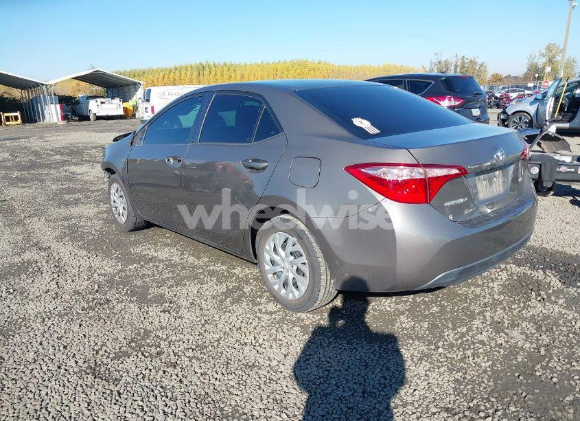 Photo 3 of 2018 Toyota Corolla LE (VIN 2T1BURHE1JC066355)