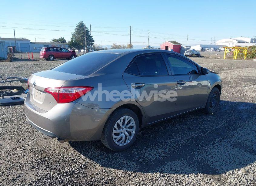 Photo 4 of 2018 Toyota Corolla LE (VIN 2T1BURHE1JC066355)