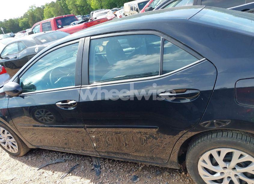 Photo 14 of 2018 Toyota Corolla LE (VIN 2T1BURHE1JC082619)