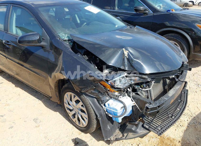 Photo 17 of 2018 Toyota Corolla LE (VIN 2T1BURHE1JC082619)