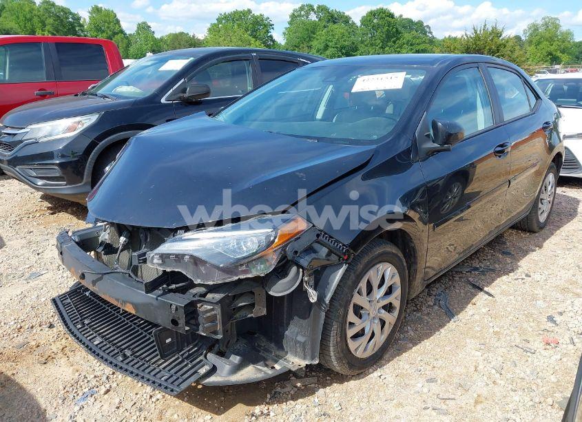 Photo 2 of 2018 Toyota Corolla LE (VIN 2T1BURHE1JC082619)