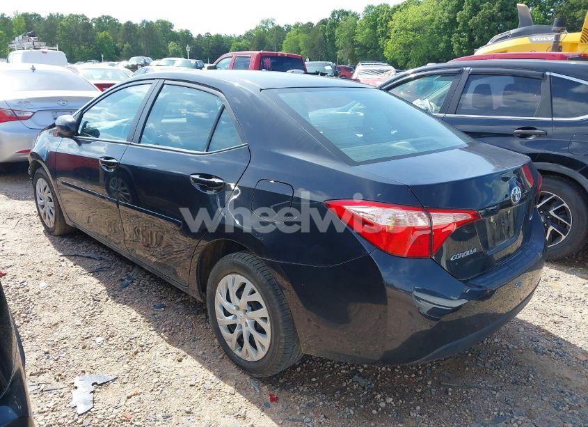 Photo 3 of 2018 Toyota Corolla LE (VIN 2T1BURHE1JC082619)