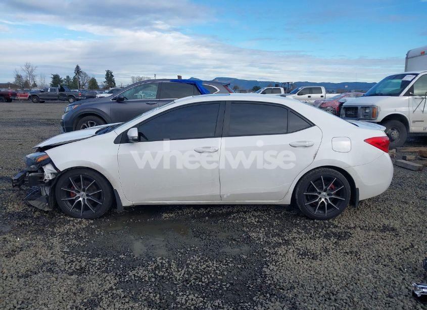 Photo 15 of 2018 Toyota Corolla XSE (VIN 2T1BURHE1JC112301)