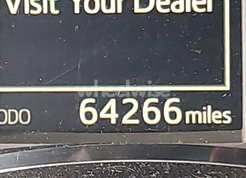 Photo 16 of 2018 Toyota Corolla XSE (VIN 2T1BURHE1JC112301)