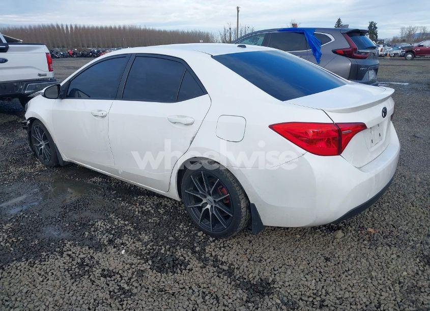 Photo 3 of 2018 Toyota Corolla XSE (VIN 2T1BURHE1JC112301)