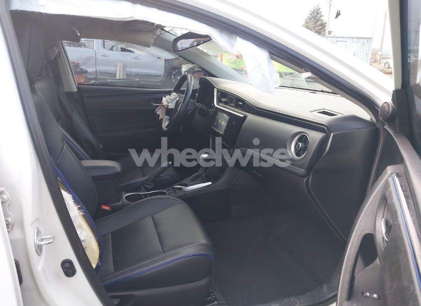 Photo 5 of 2018 Toyota Corolla XSE (VIN 2T1BURHE1JC112301)