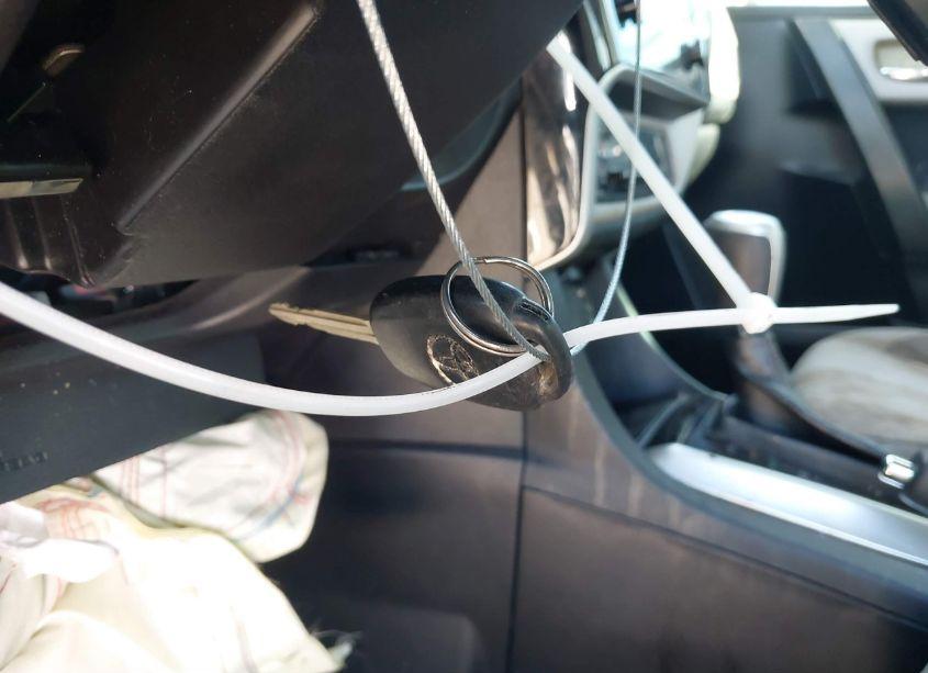 Photo 11 of 2018 Toyota Corolla LE (VIN 2T1BURHE1JC114890)