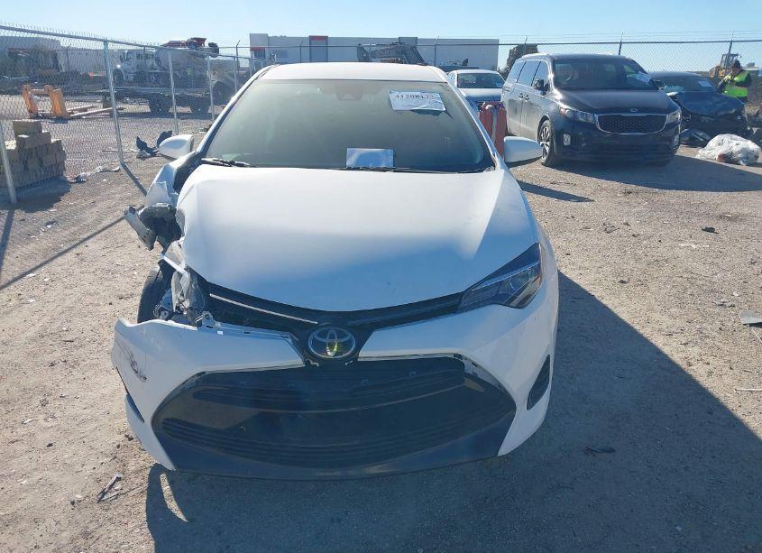 Photo 12 of 2018 Toyota Corolla LE (VIN 2T1BURHE1JC114890)