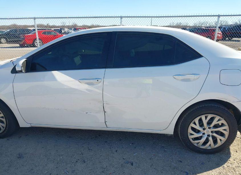 Photo 14 of 2018 Toyota Corolla LE (VIN 2T1BURHE1JC114890)