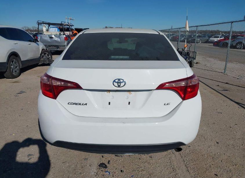 Photo 16 of 2018 Toyota Corolla LE (VIN 2T1BURHE1JC114890)