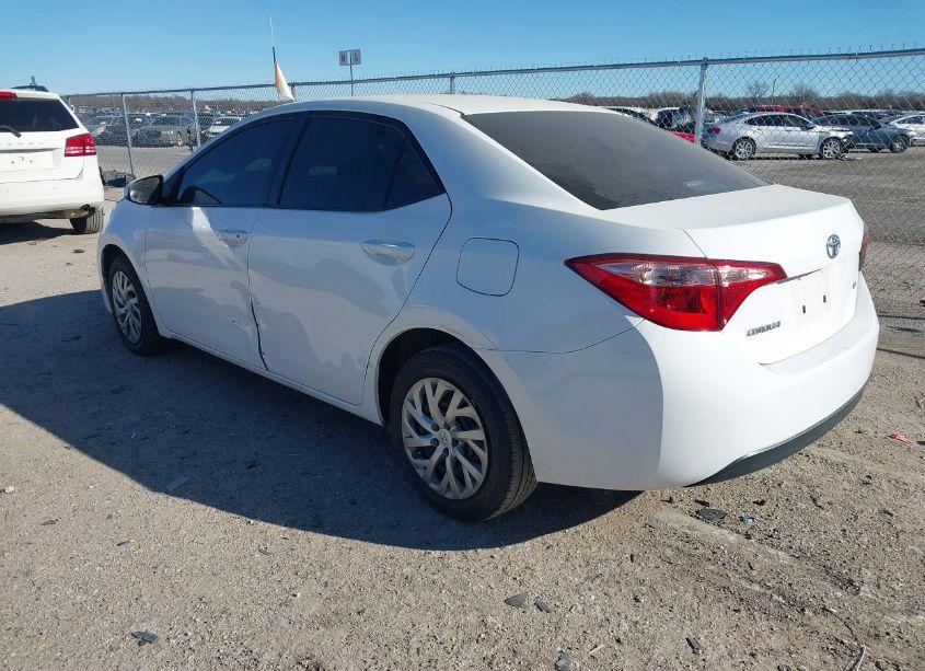 Photo 3 of 2018 Toyota Corolla LE (VIN 2T1BURHE1JC114890)