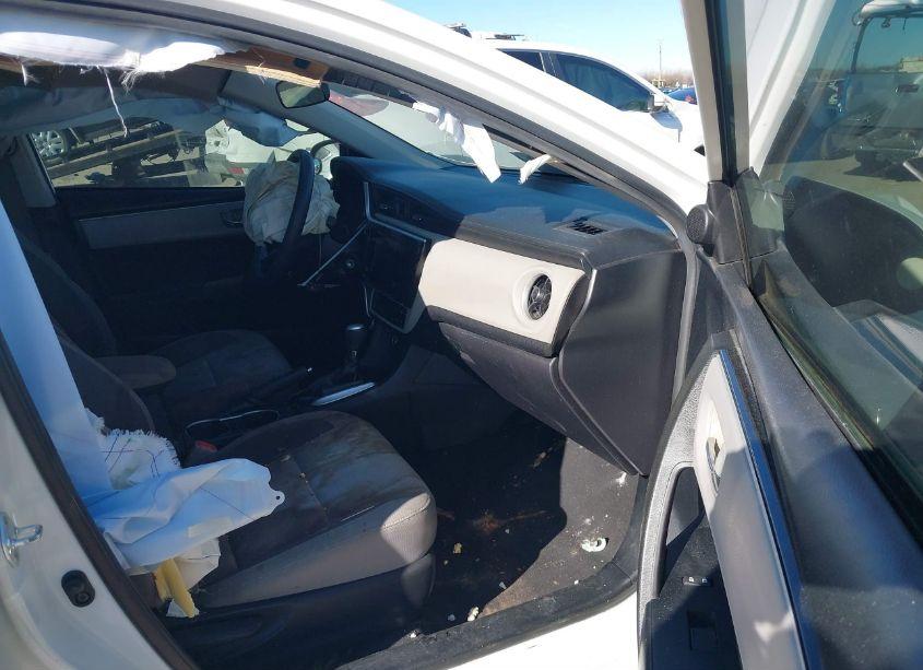 Photo 5 of 2018 Toyota Corolla LE (VIN 2T1BURHE1JC114890)