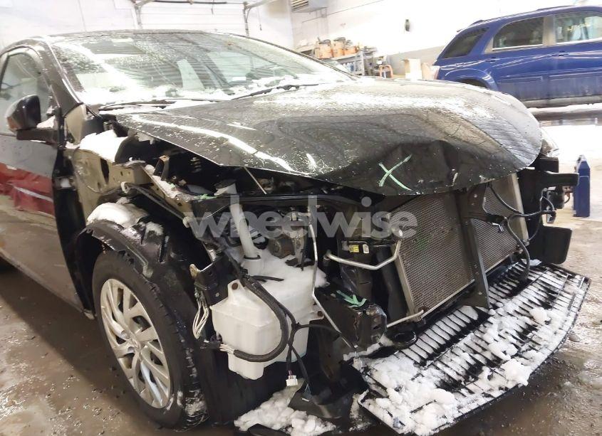 Photo 6 of 2018 Toyota Corolla LE (VIN 2T1BURHE1JC118485)