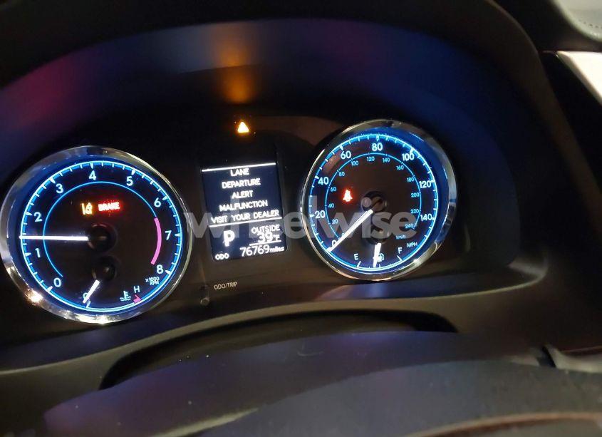 Photo 7 of 2018 Toyota Corolla LE (VIN 2T1BURHE1JC118485)