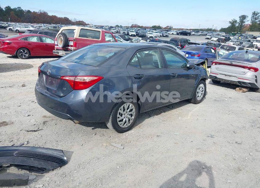 Photo 4 of 2019 Toyota Corolla LE (VIN 2T1BURHE1KC151102)