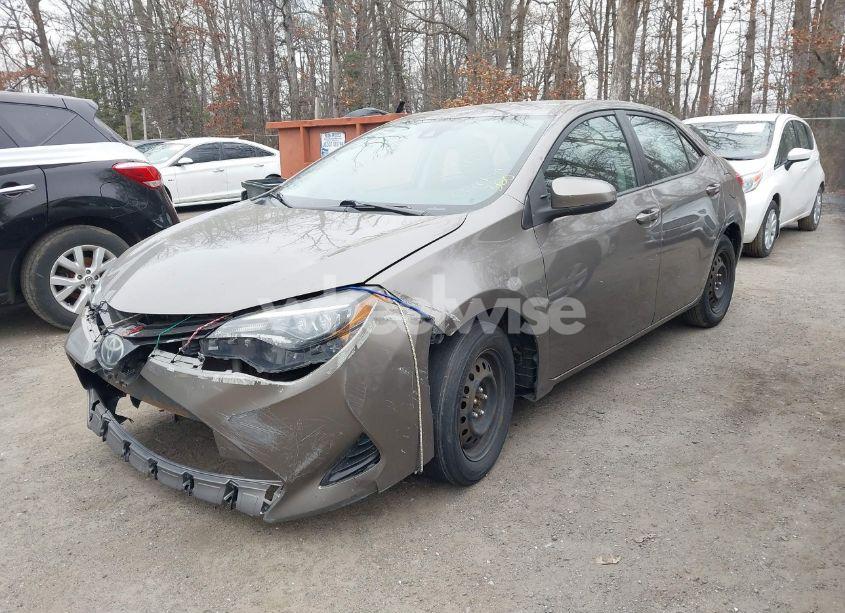 Photo 2 of 2019 Toyota Corolla LE (VIN 2T1BURHE1KC153948)