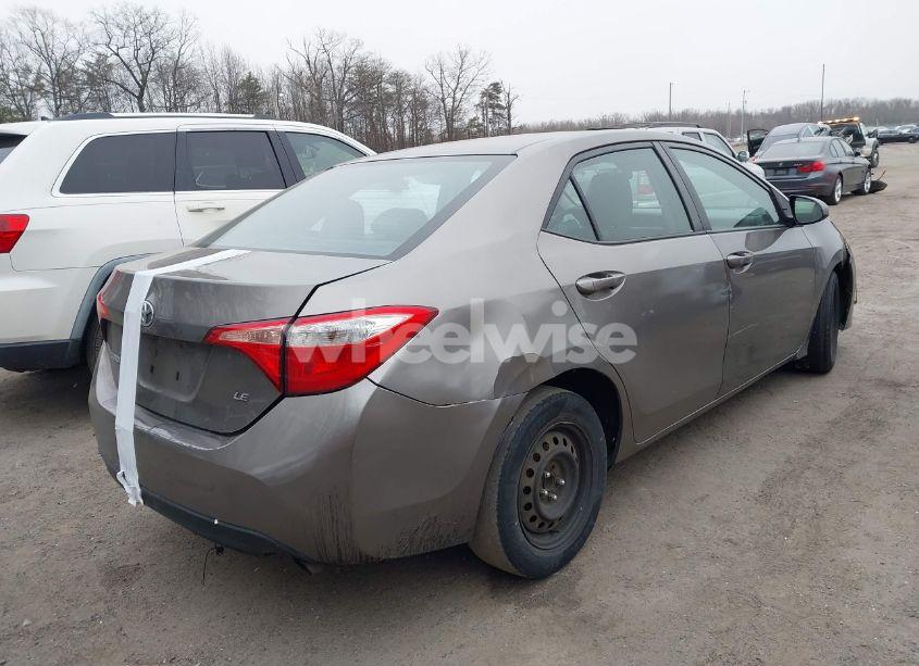 Photo 4 of 2019 Toyota Corolla LE (VIN 2T1BURHE1KC153948)