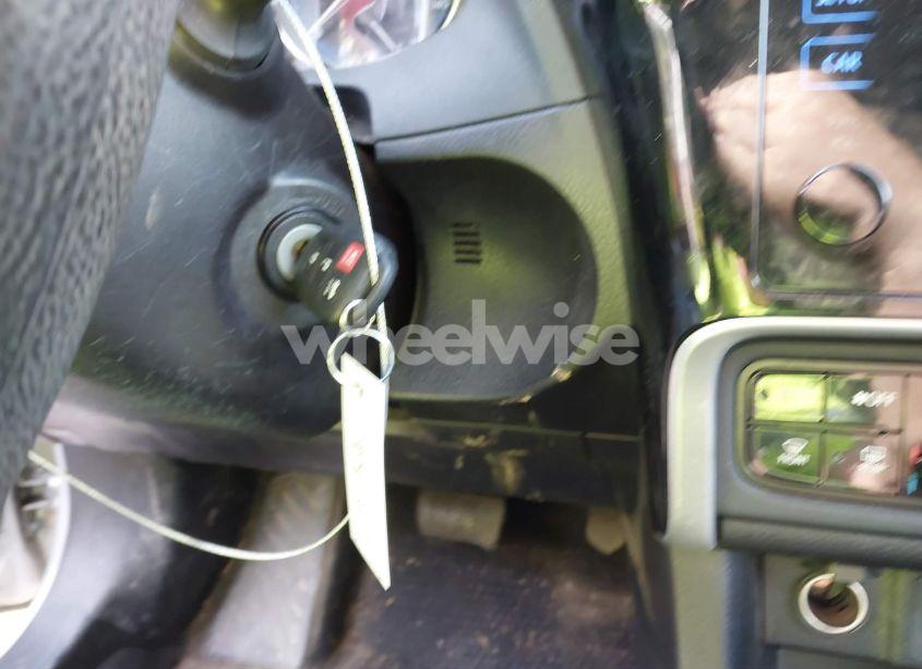 Photo 11 of 2019 Toyota Corolla LE (VIN 2T1BURHE1KC156154)