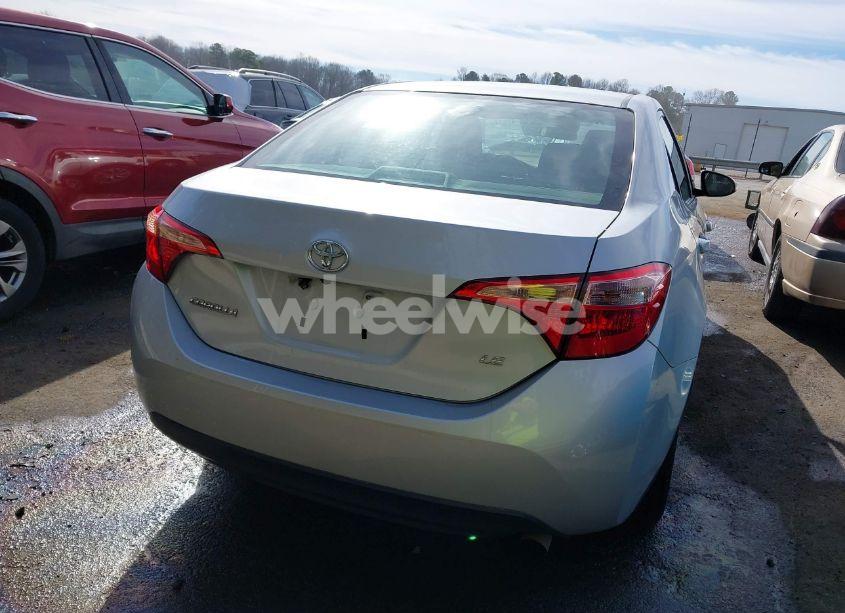 Photo 16 of 2019 Toyota Corolla LE (VIN 2T1BURHE1KC156154)