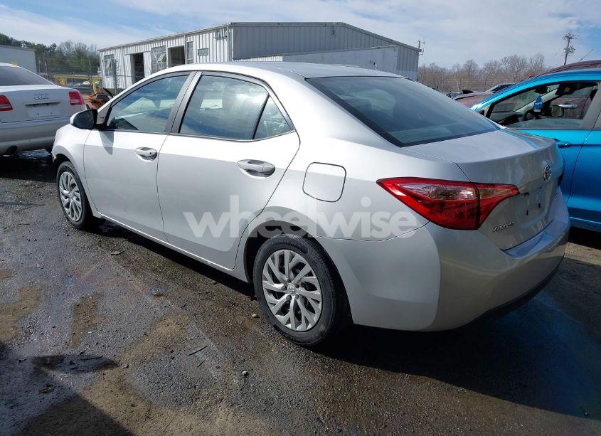 Photo 3 of 2019 Toyota Corolla LE (VIN 2T1BURHE1KC156154)