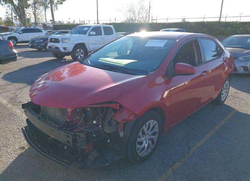 Photo 2 of 2019 Toyota Corolla LE (VIN 2T1BURHE1KC164741)