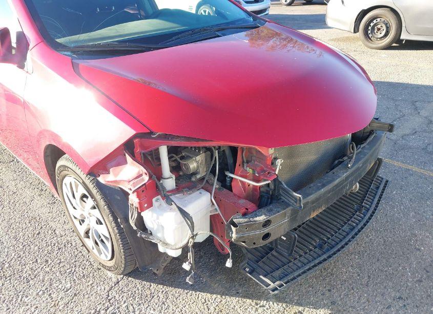 Photo 6 of 2019 Toyota Corolla LE (VIN 2T1BURHE1KC164741)