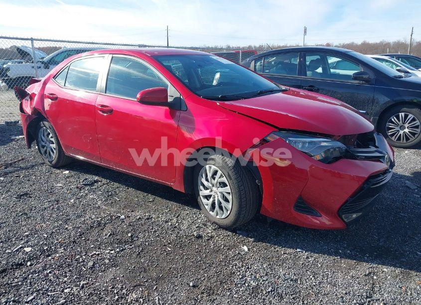 2019 Toyota Corolla LE (VIN 2T1BURHE1KC194709) main photo