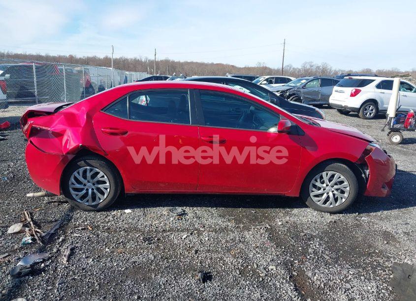 Photo 13 of 2019 Toyota Corolla LE (VIN 2T1BURHE1KC194709)