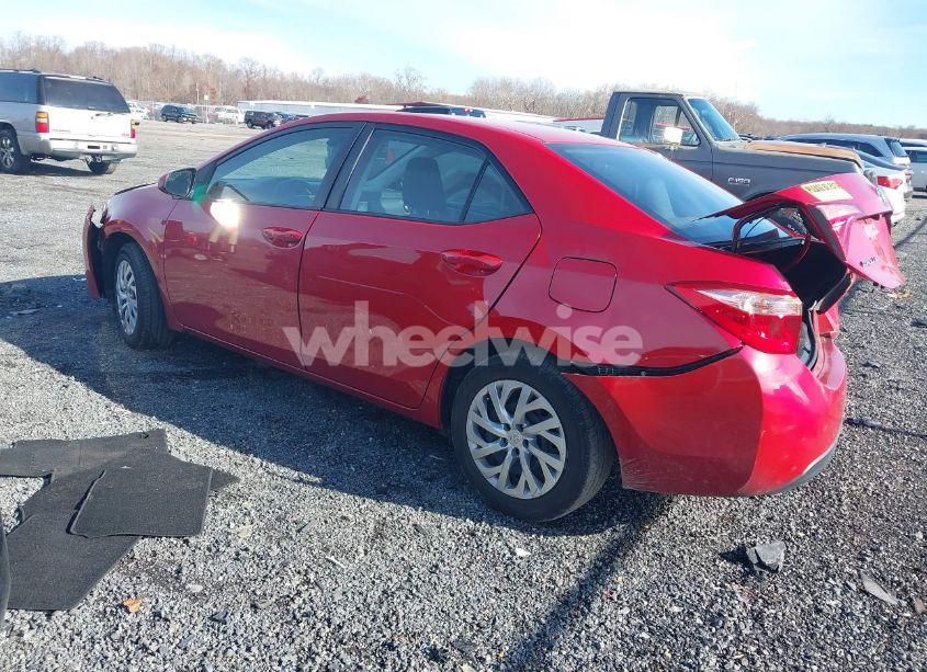 Photo 3 of 2019 Toyota Corolla LE (VIN 2T1BURHE1KC194709)