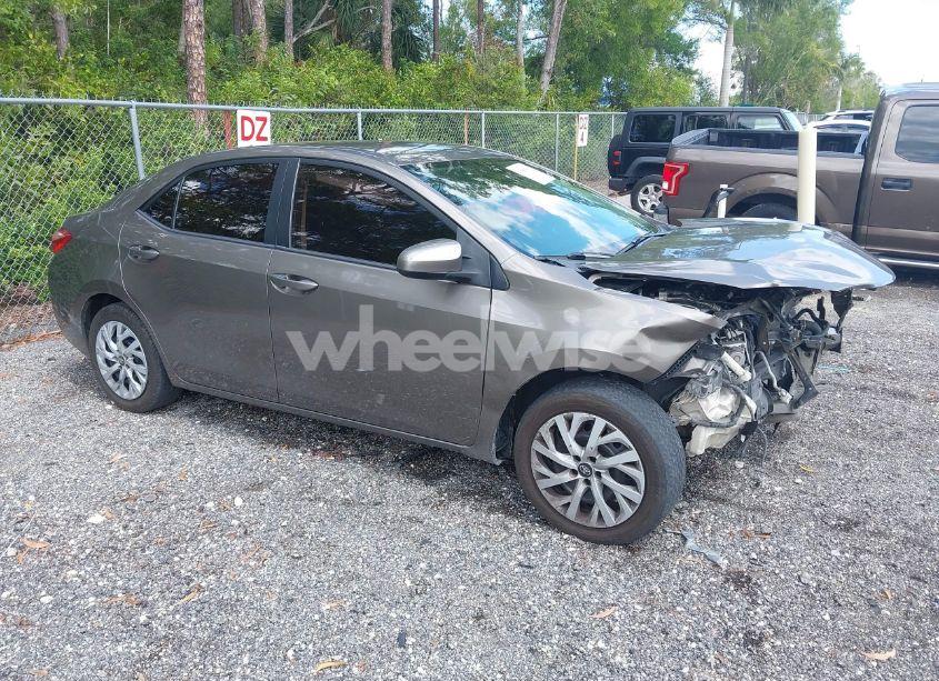 2019 Toyota Corolla LE (VIN 2T1BURHE1KC198355) main photo