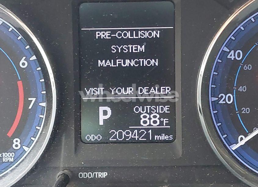 Photo 15 of 2019 Toyota Corolla LE (VIN 2T1BURHE1KC198355)