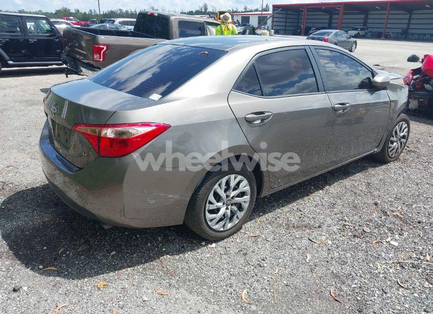 Photo 4 of 2019 Toyota Corolla LE (VIN 2T1BURHE1KC198355)