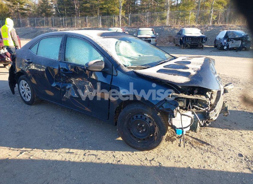 2019 Toyota Corolla LE (VIN 2T1BURHE1KC198940) main photo