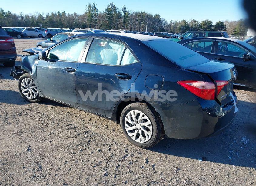 Photo 3 of 2019 Toyota Corolla LE (VIN 2T1BURHE1KC198940)