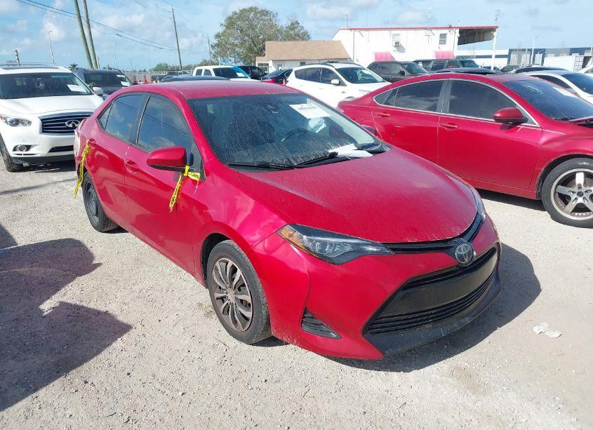 2019 Toyota Corolla LE (VIN 2T1BURHE1KC212917) main photo