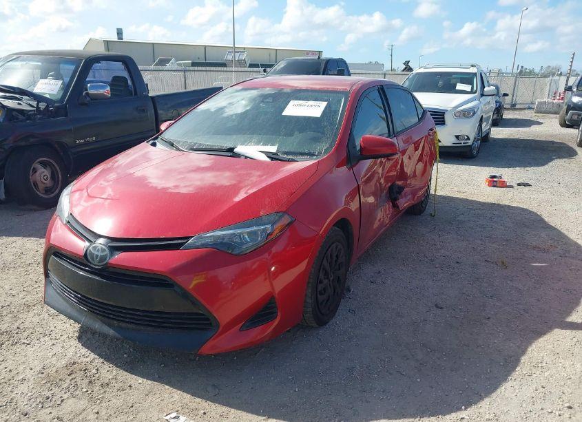 Photo 2 of 2019 Toyota Corolla LE (VIN 2T1BURHE1KC212917)