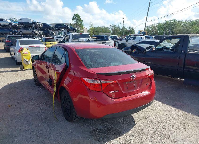 Photo 3 of 2019 Toyota Corolla LE (VIN 2T1BURHE1KC212917)