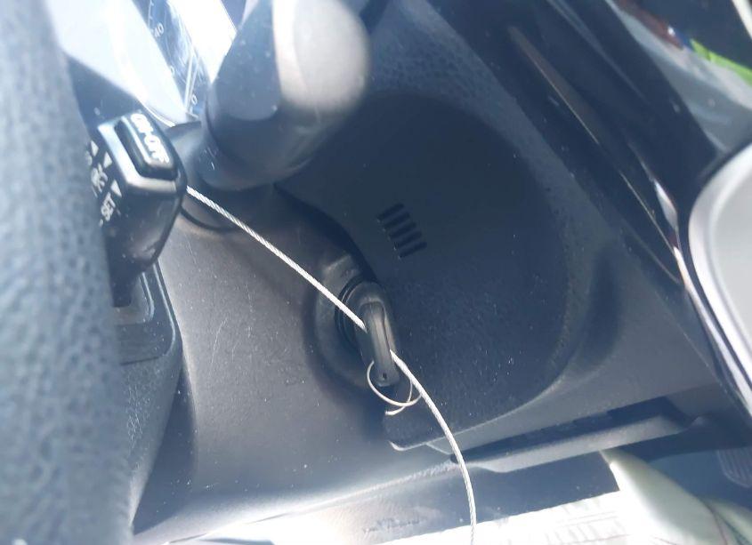 Photo 11 of 2019 Toyota Corolla LE (VIN 2T1BURHE1KC215686)