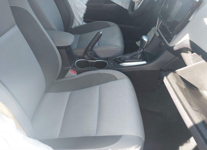 Photo 5 of 2019 Toyota Corolla LE (VIN 2T1BURHE1KC215686)