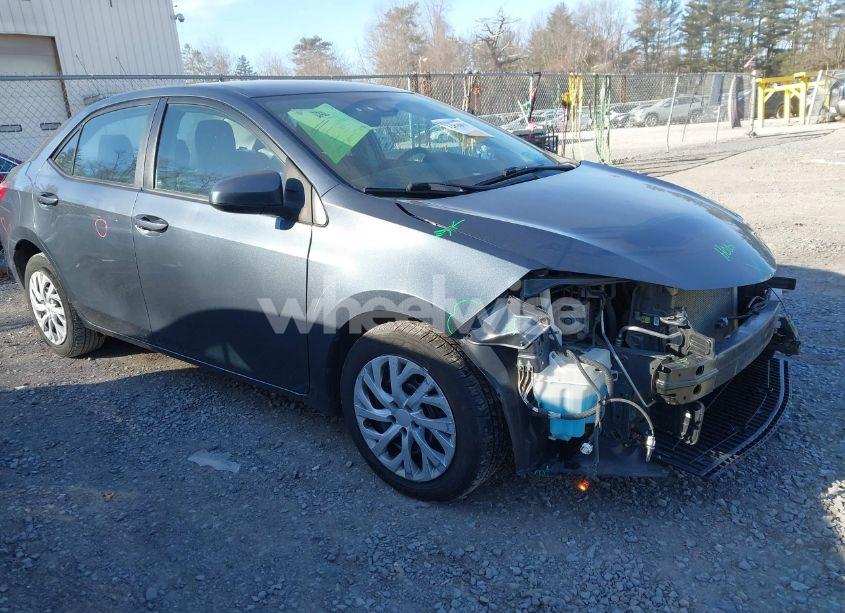 2019 Toyota Corolla LE (VIN 2T1BURHE1KC216062) main photo