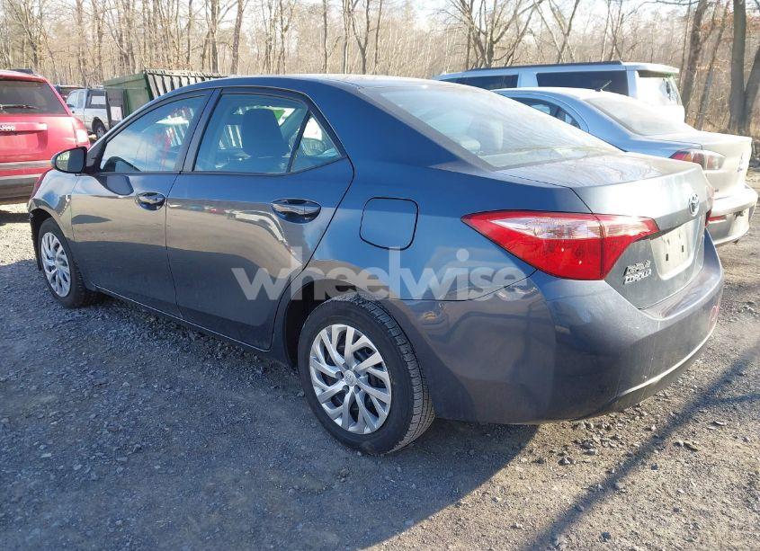 Photo 3 of 2019 Toyota Corolla LE (VIN 2T1BURHE1KC216062)