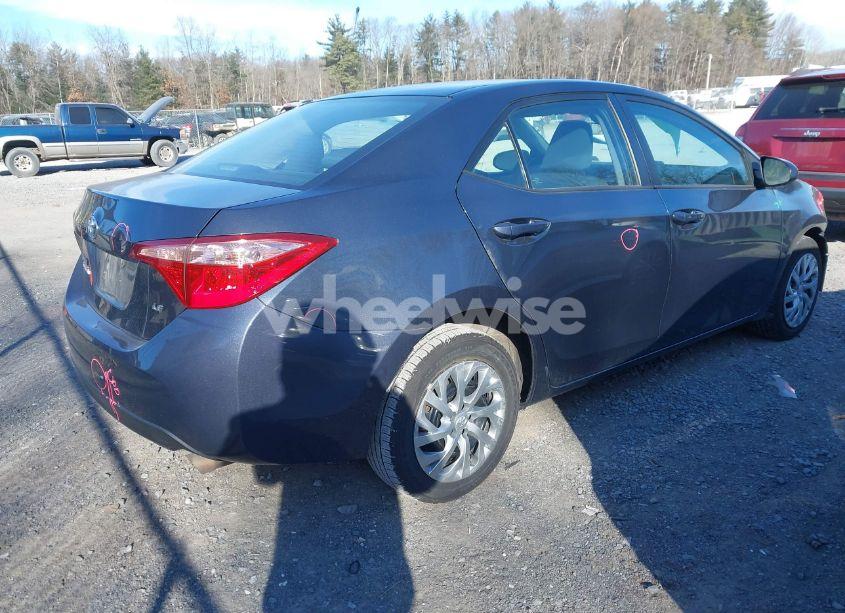 Photo 4 of 2019 Toyota Corolla LE (VIN 2T1BURHE1KC216062)