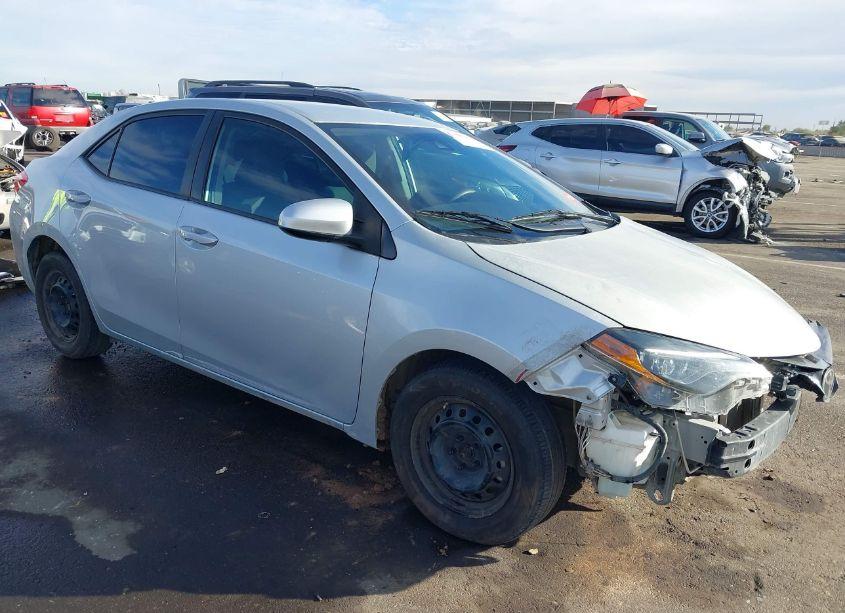 2019 Toyota Corolla L (VIN 2T1BURHE1KC218104) main photo